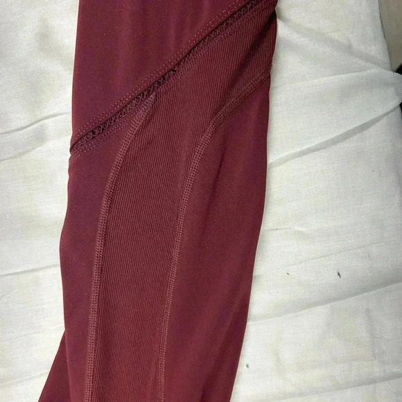 Women’s Tangerine Maroon Textured Leggings Size Small - Picture 5 of 5